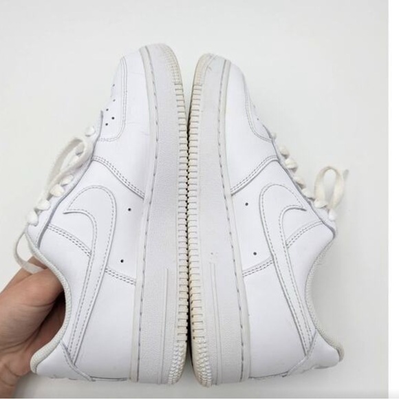 Nike Air Force 1 '07 Low Top Sneakers Shoes Women's Triple White Size US7 EU38 - Picture 5 of 10